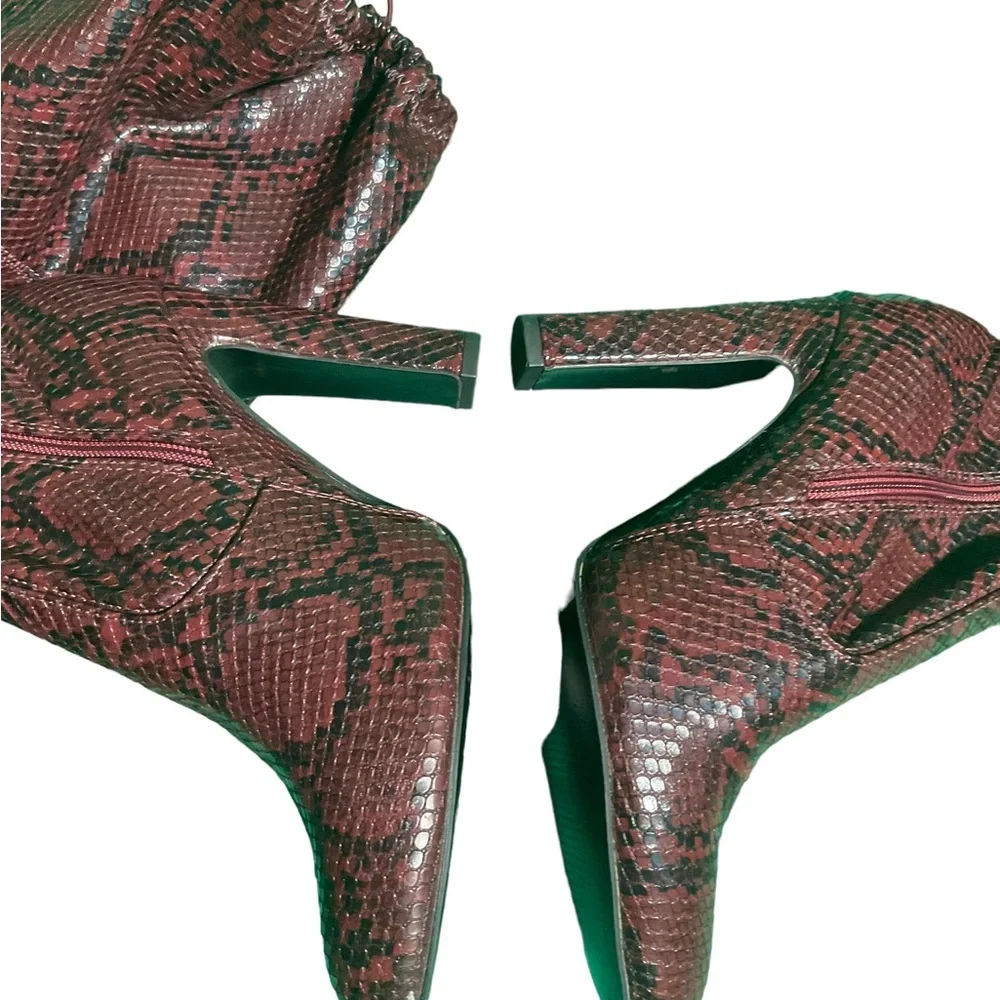 JustFab Jesyna - E Women’s Size 8 Burgundy Faux Snakeskin Thigh High Boots